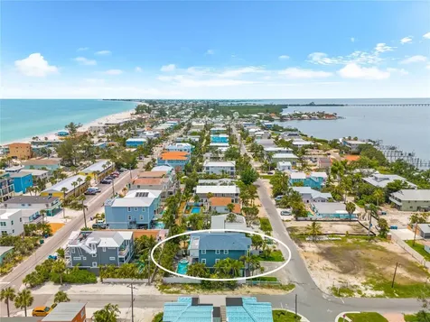 2300 Avenue B Bradenton Beach FL 34217