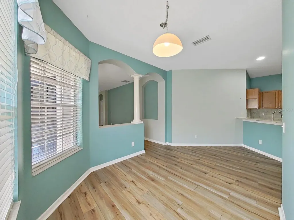 6077 Sandhill Ridge Drive Lithia FL 33547