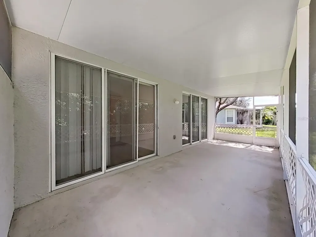 6077 Sandhill Ridge Drive Lithia FL 33547