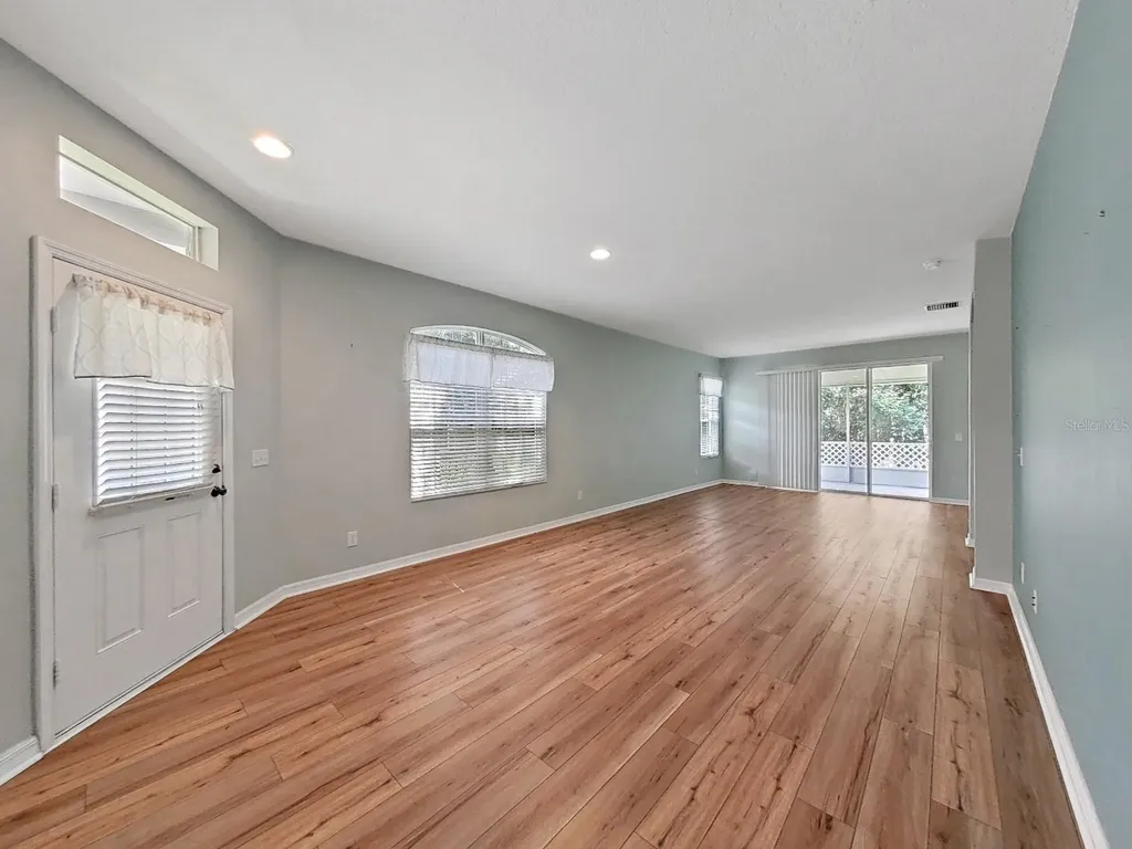 6077 Sandhill Ridge Drive Lithia FL 33547