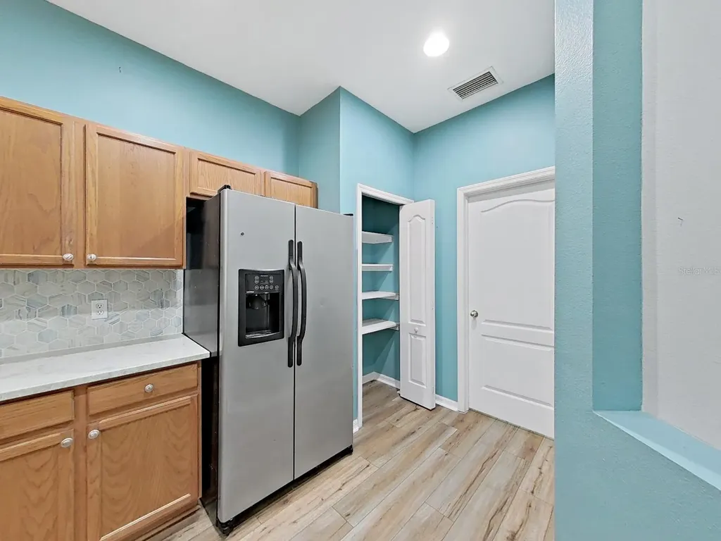 6077 Sandhill Ridge Drive Lithia FL 33547