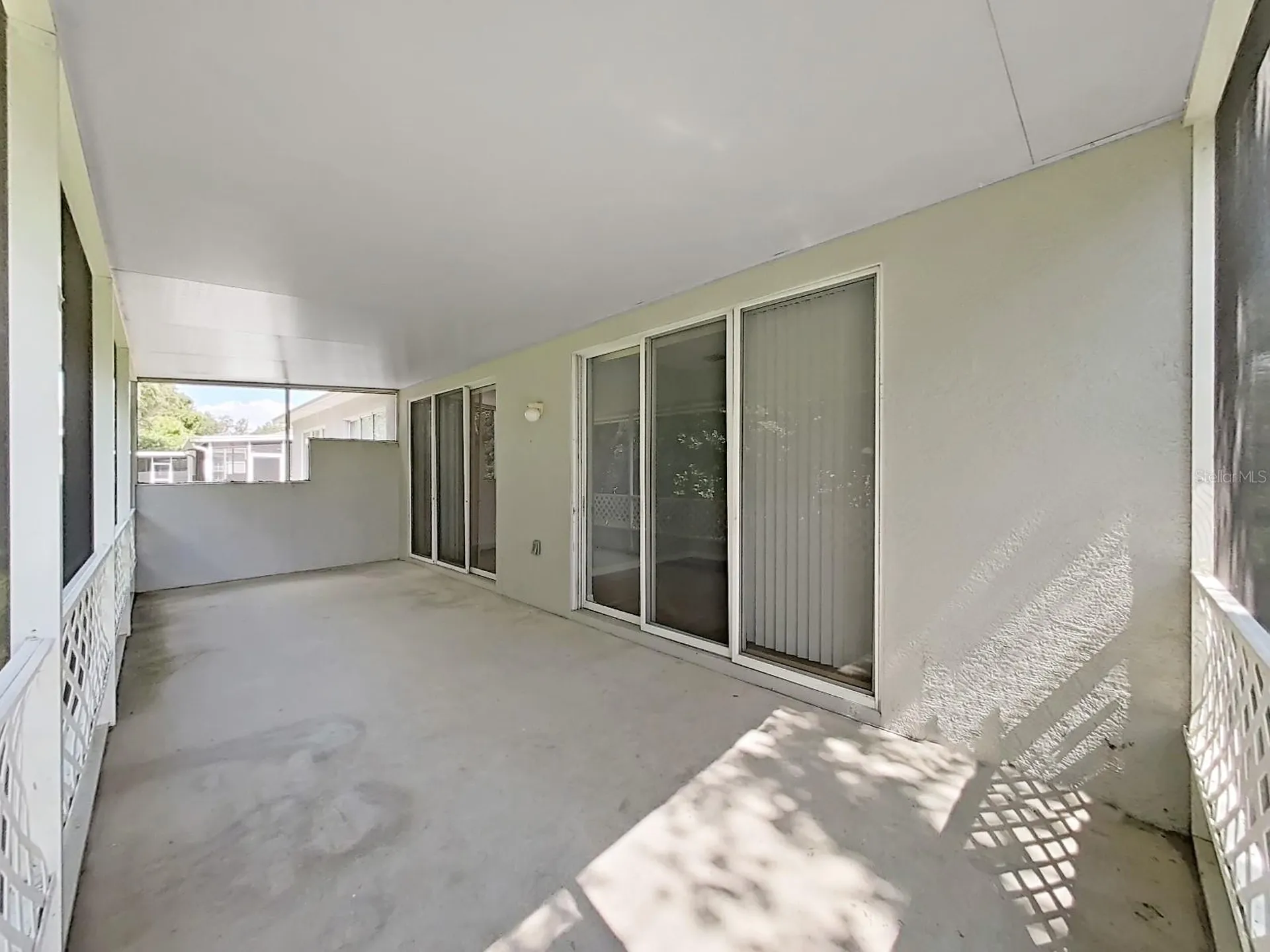 6077 Sandhill Ridge Drive Lithia FL 33547