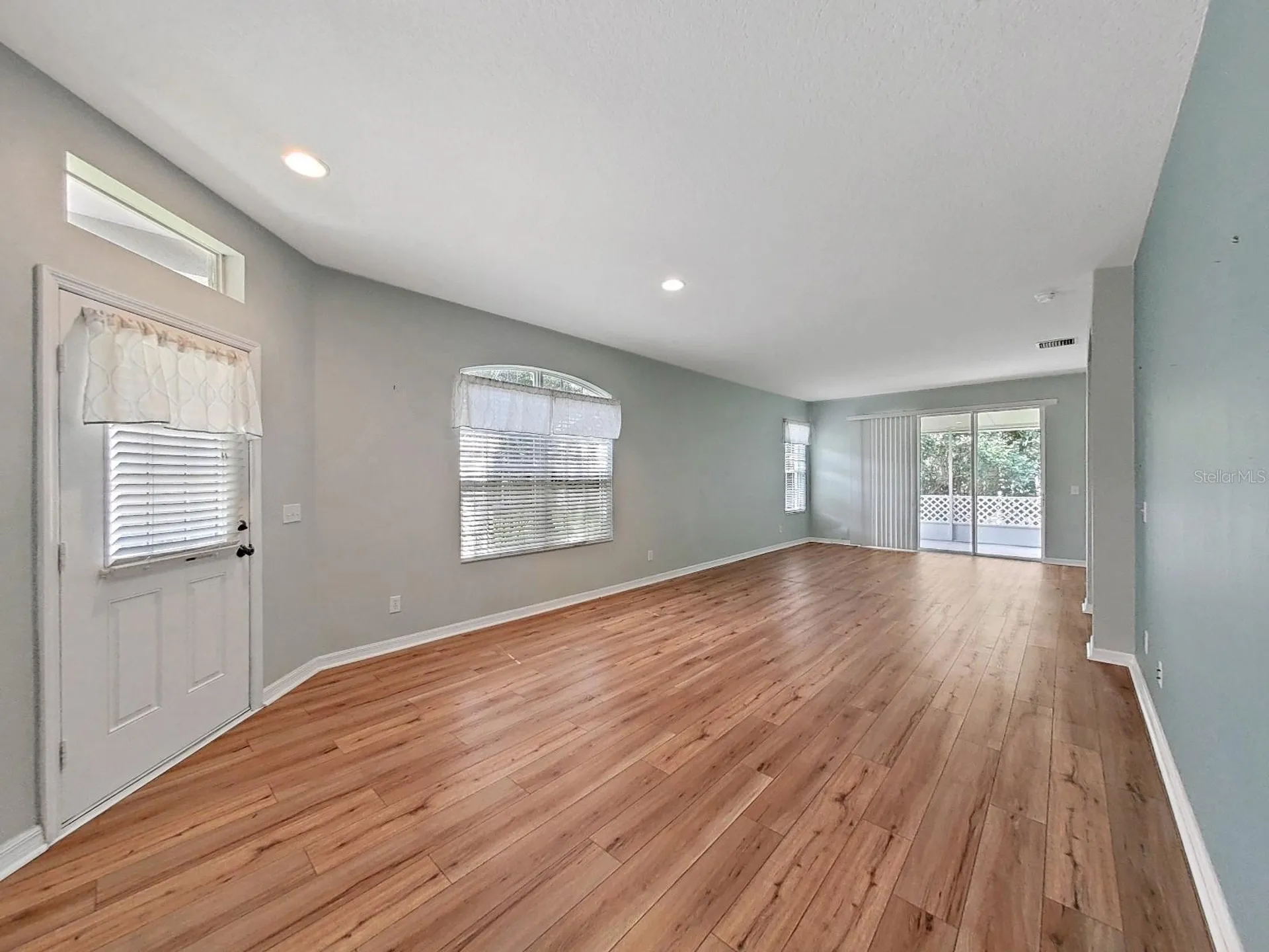 6077 Sandhill Ridge Drive Lithia FL 33547