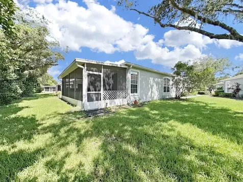 6077 Sandhill Ridge Drive Lithia FL 33547