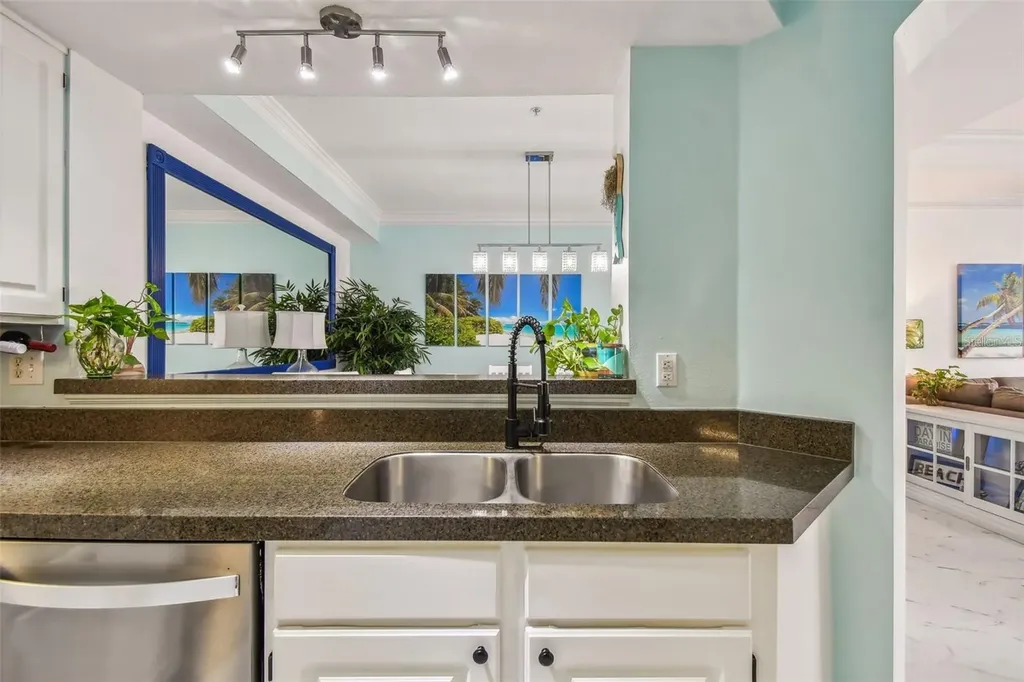 4304 Bay Club Circle Tampa FL 33607