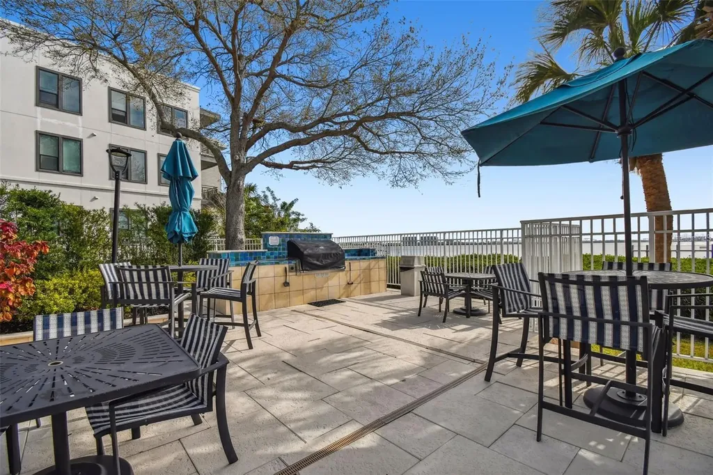 4304 Bay Club Circle Tampa FL 33607