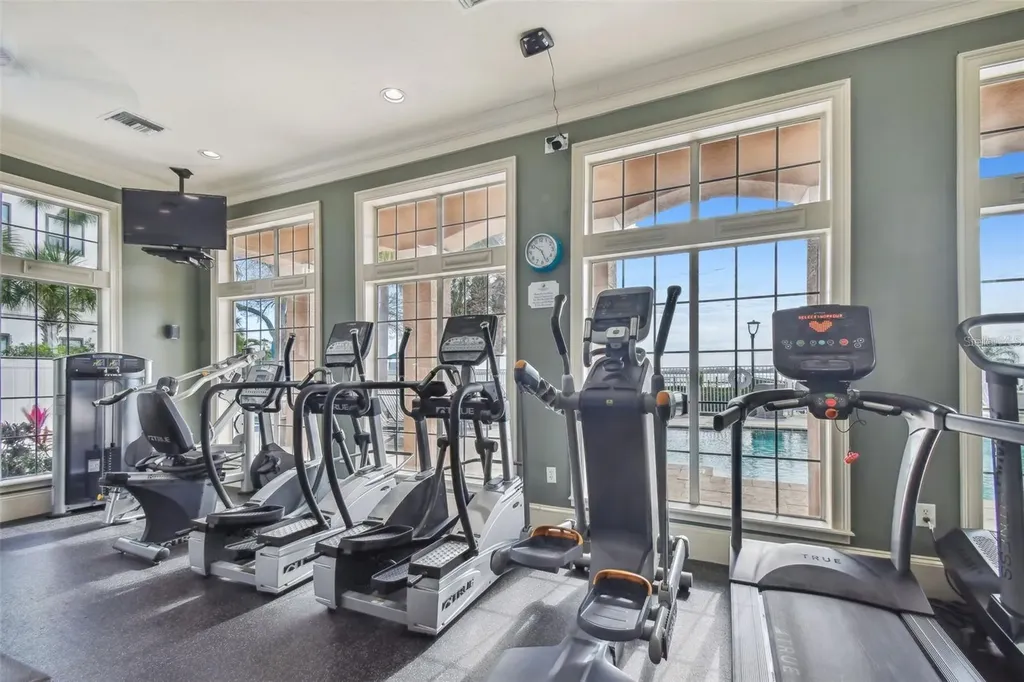 4304 Bay Club Circle Tampa FL 33607