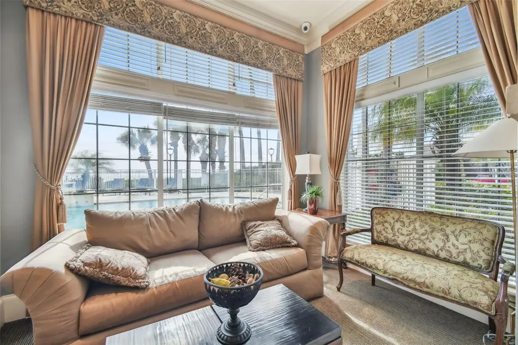 4304 Bay Club Circle Tampa FL 33607