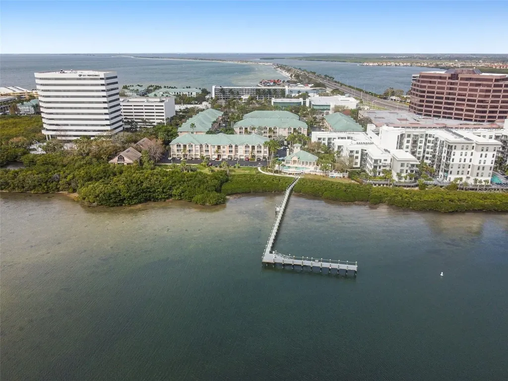 4304 Bay Club Circle Tampa FL 33607