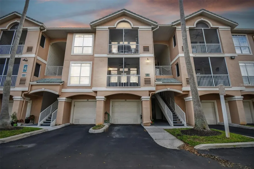 4304 Bay Club Circle Tampa FL 33607