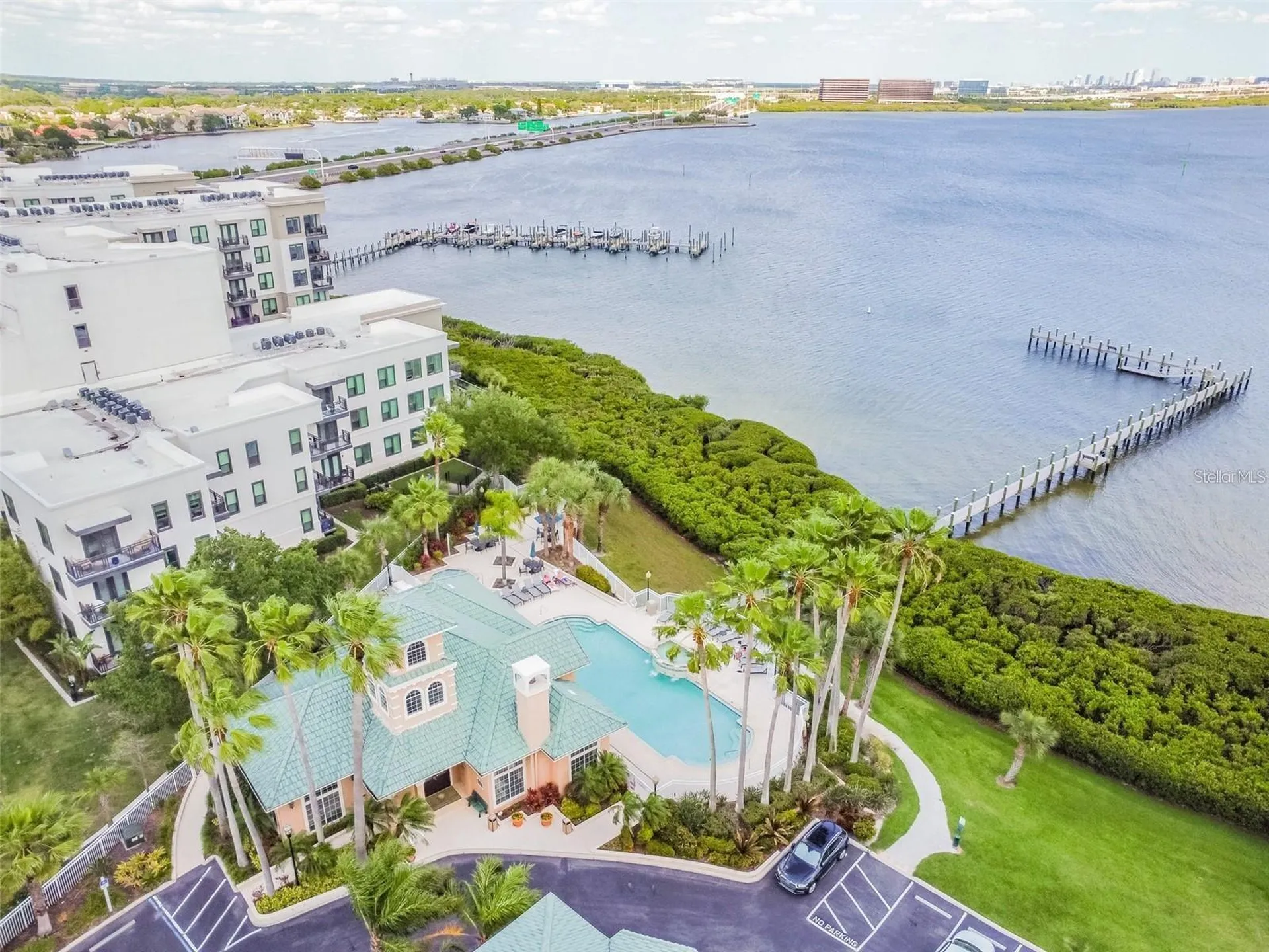 4304 Bay Club Circle Tampa FL 33607