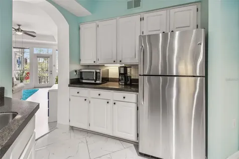 4304 Bay Club Circle Tampa FL 33607