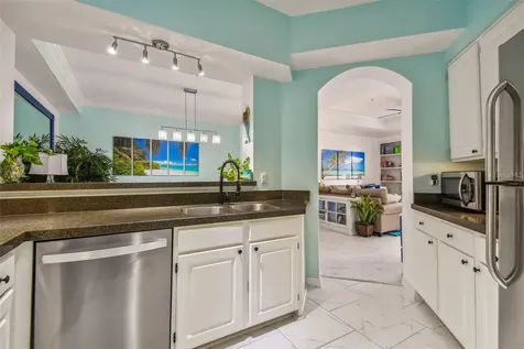 4304 Bay Club Circle Tampa FL 33607