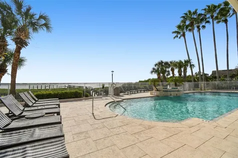 4304 Bay Club Circle Tampa FL 33607