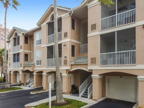 4304 Bay Club Circle Tampa FL 33607