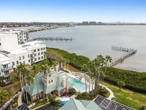 4304 Bay Club Circle Tampa FL 33607