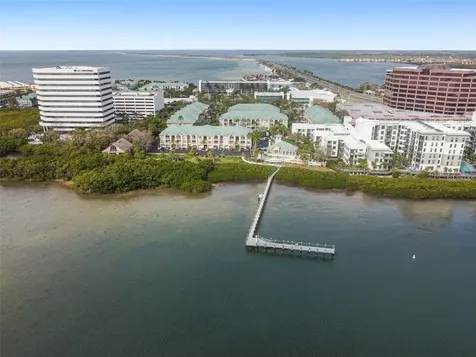 4304 Bay Club Circle Tampa FL 33607