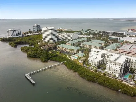4304 Bay Club Circle Tampa FL 33607