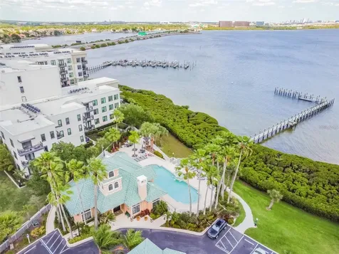 4304 Bay Club Circle Tampa FL 33607