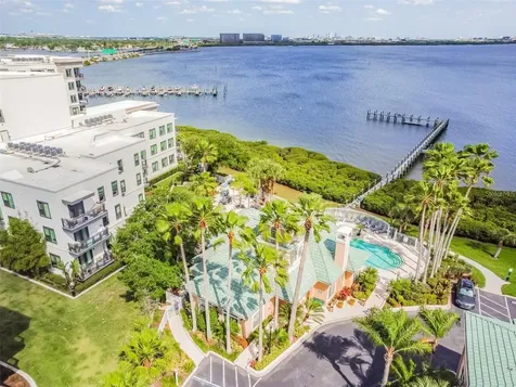 4304 Bay Club Circle Tampa FL 33607