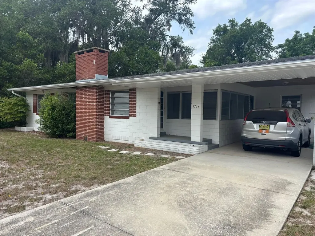 1717 Pine Avenue Deland FL 32724