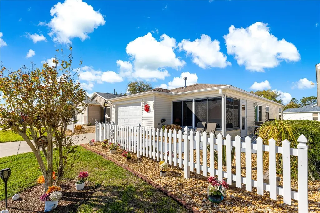 16922 SE 81st Charlesfort Avenue The Villages FL 32162