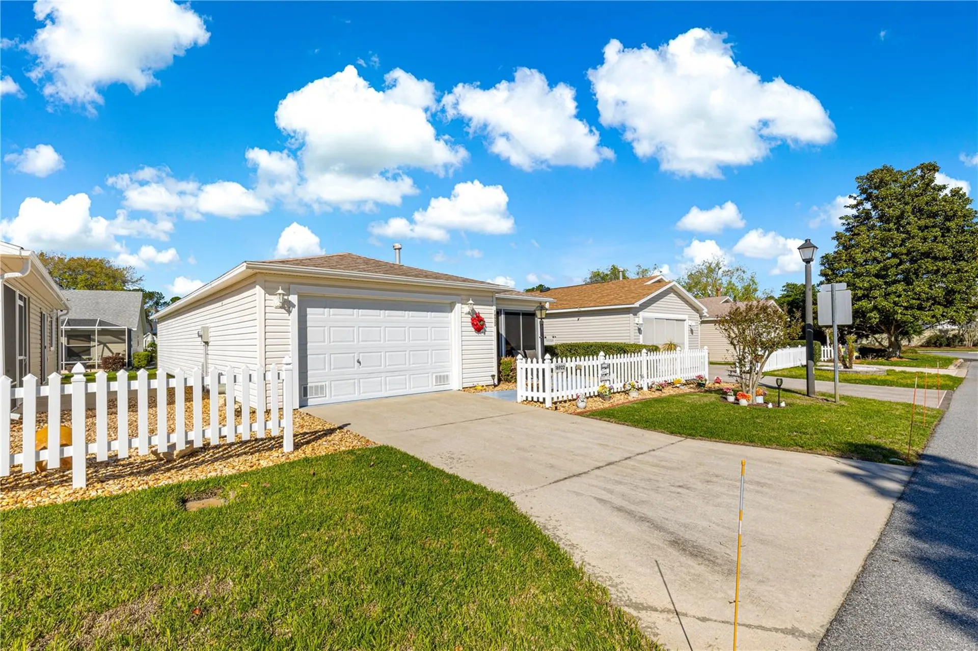 16922 SE 81st Charlesfort Avenue The Villages FL 32162