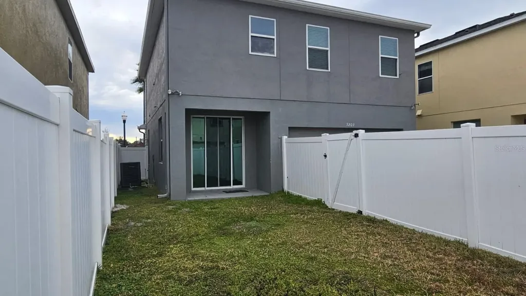 5209 Creekside Park Avenue Orlando FL 32811