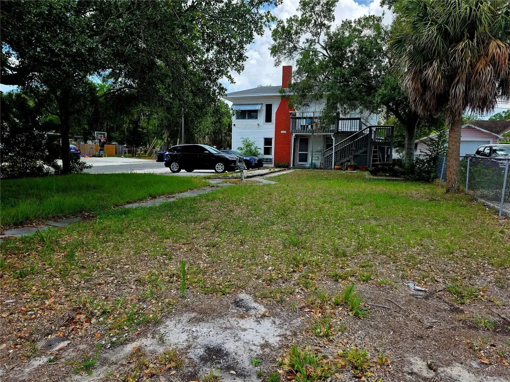1204 38th Avenue N St Petersburg FL 33704