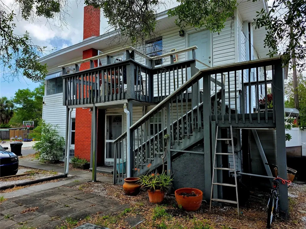 1204 38th Avenue N St Petersburg FL 33704