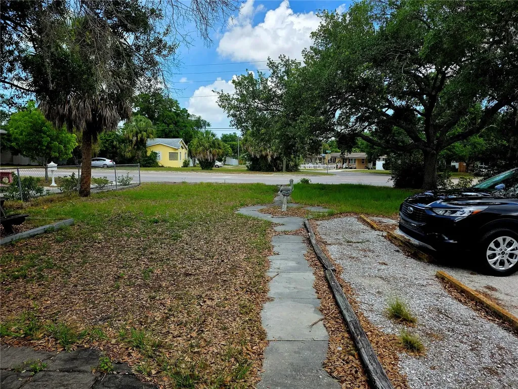 1204 38th Avenue N St Petersburg FL 33704