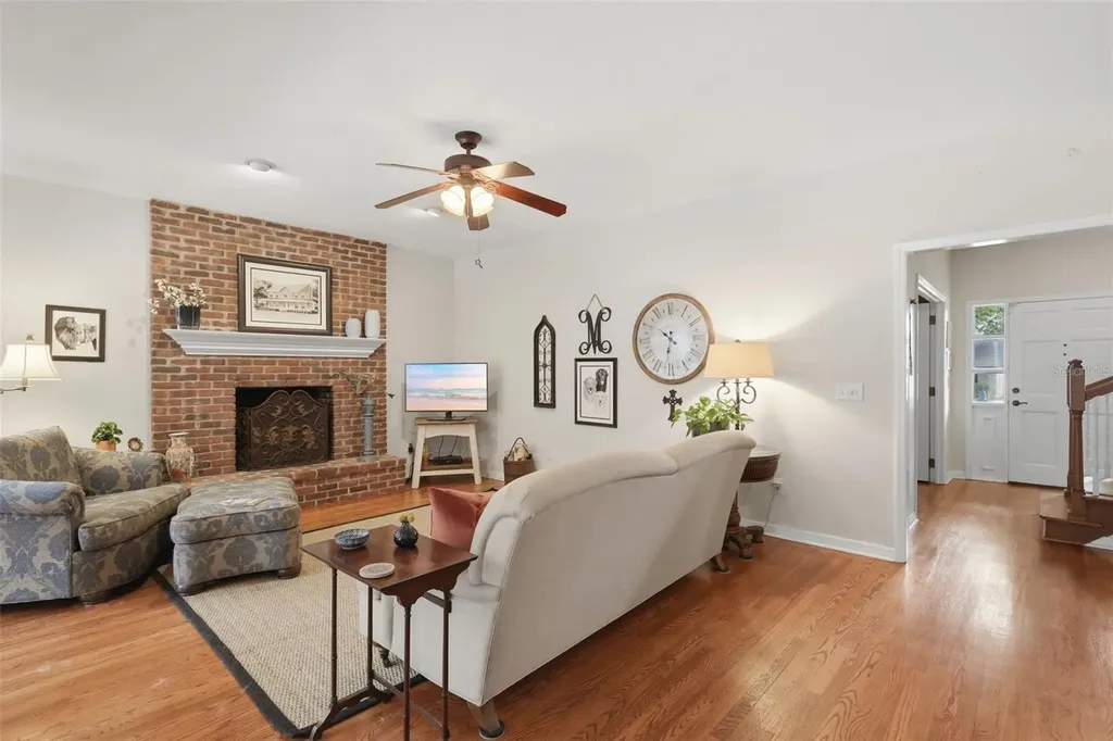 4193 Conway Place Circle Orlando FL 32812