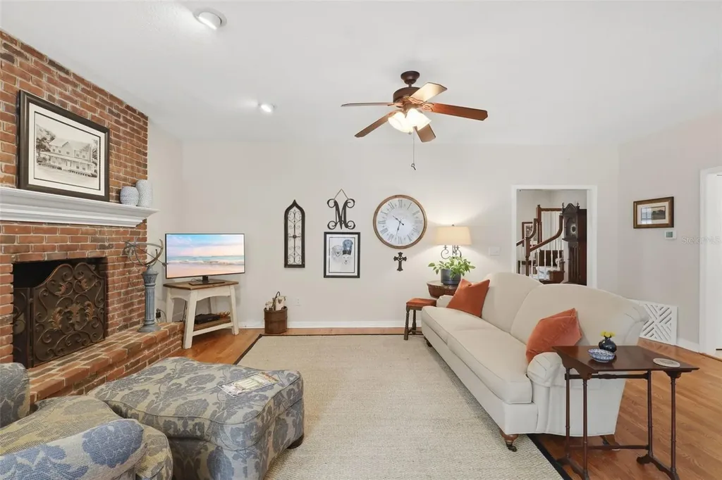 4193 Conway Place Circle Orlando FL 32812