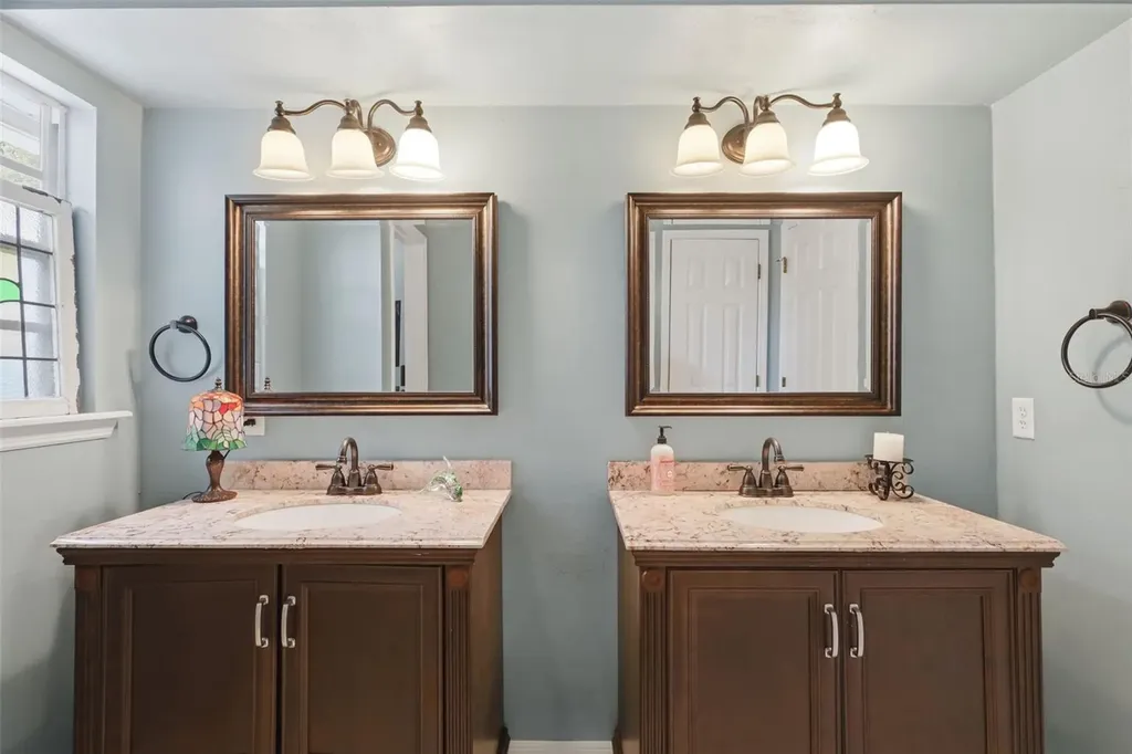 4193 Conway Place Circle Orlando FL 32812