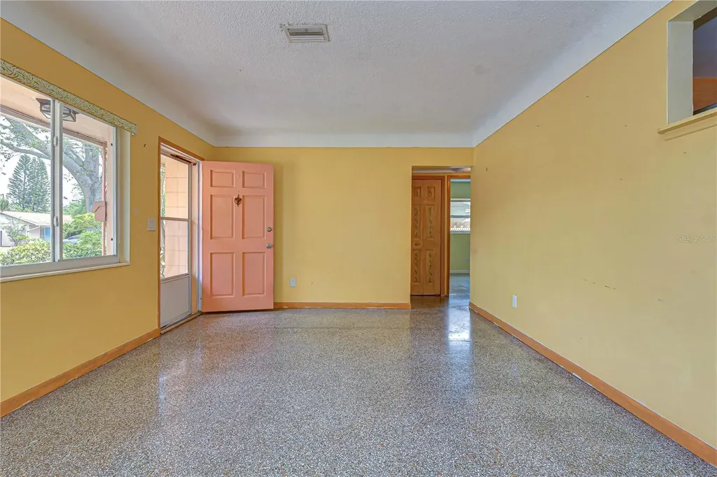 6710 35th Terrace N St Petersburg FL 33710