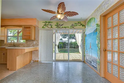 6710 35th Terrace N St Petersburg FL 33710