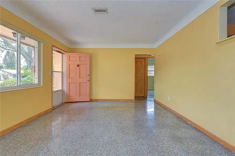 6710 35th Terrace N St Petersburg FL 33710
