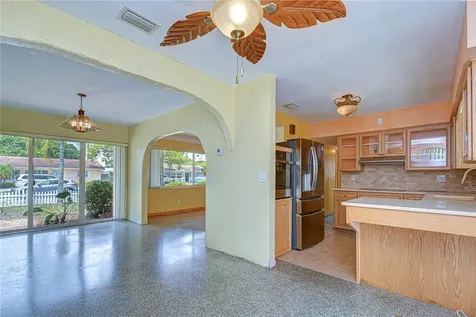 6710 35th Terrace N St Petersburg FL 33710