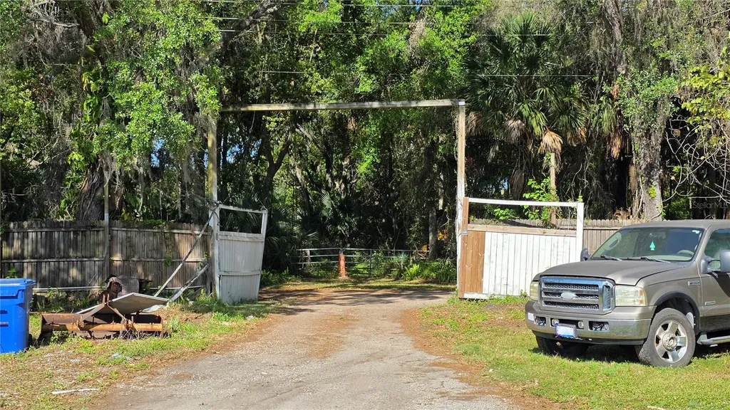 2319 S 50th Street Tampa FL 33619