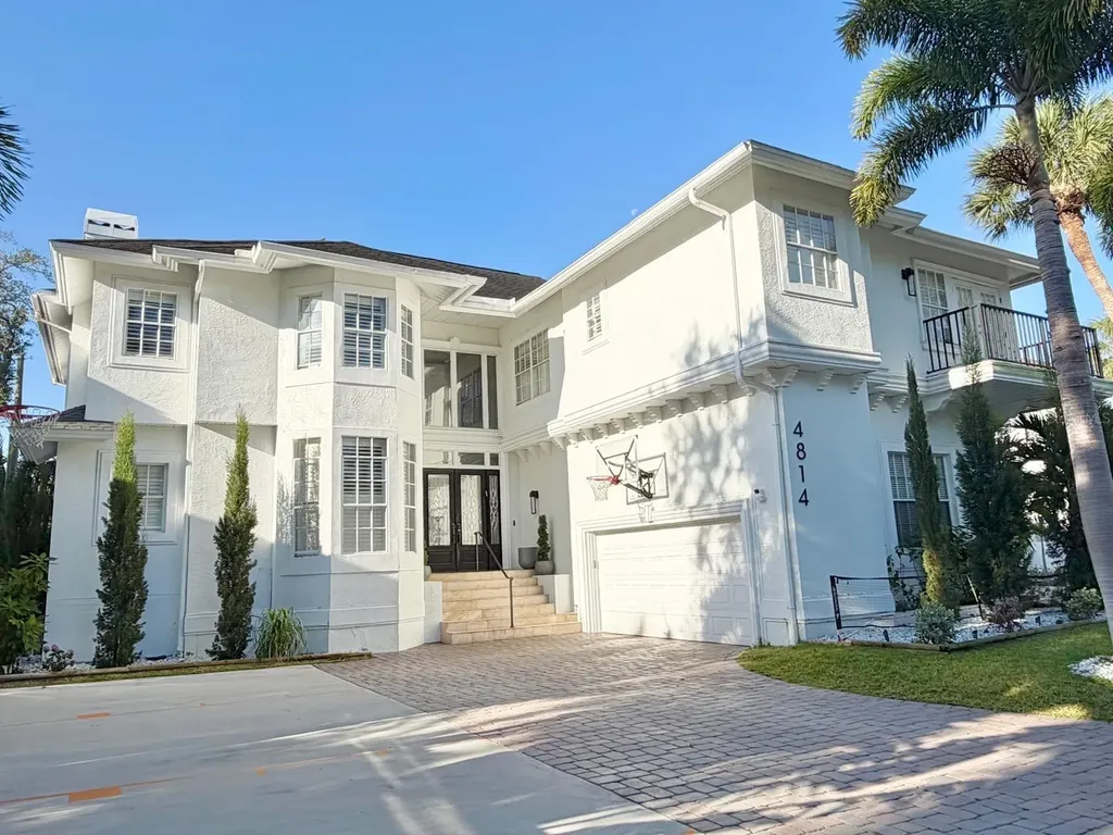 4814 W Beachway Drive Tampa FL 33609