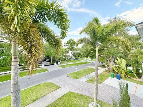 4814 W Beachway Drive Tampa FL 33609