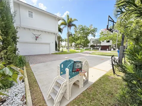 4814 W Beachway Drive Tampa FL 33609