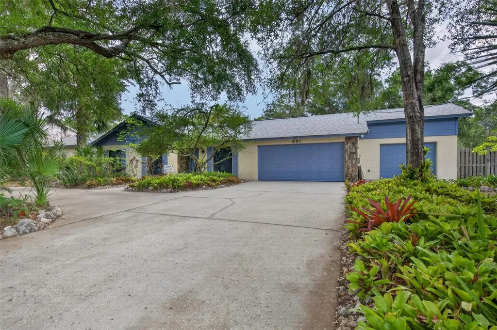 901 W River Drive Temple Terrace FL 33617
