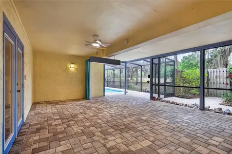 901 W River Drive Temple Terrace FL 33617