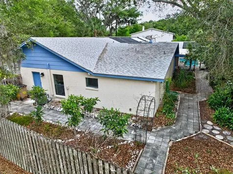 901 W River Drive Temple Terrace FL 33617