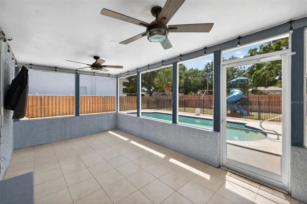 1674 34th Avenue N St Petersburg FL 33713