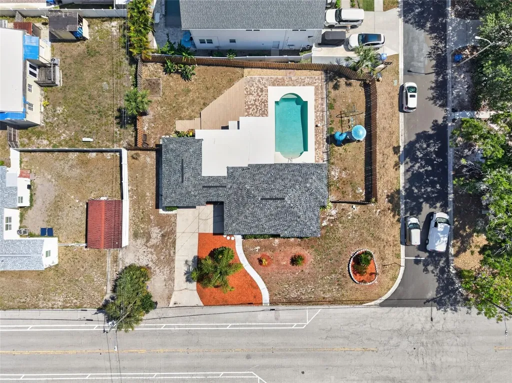 1674 34th Avenue N St Petersburg FL 33713