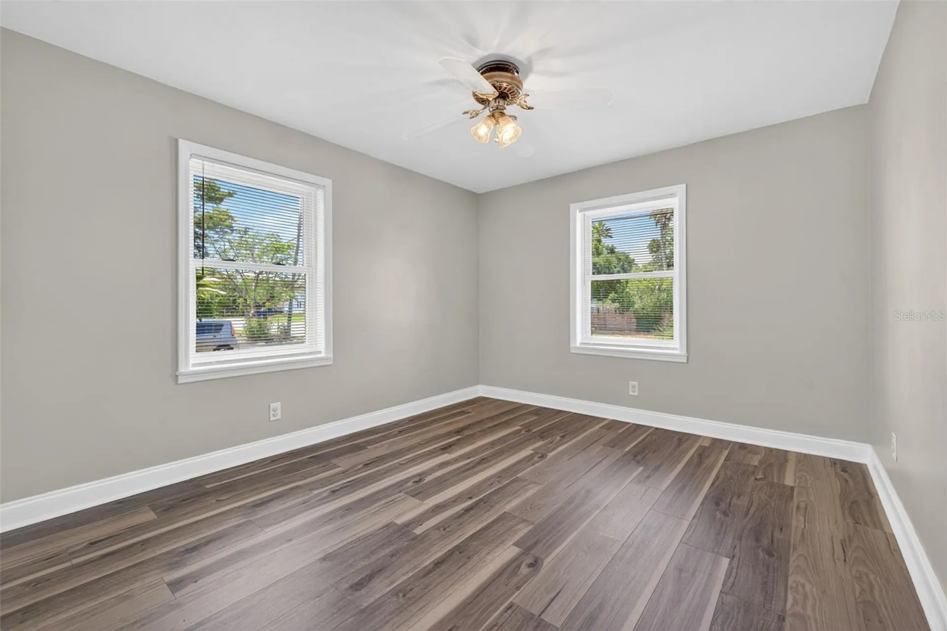 1674 34th Avenue N St Petersburg FL 33713