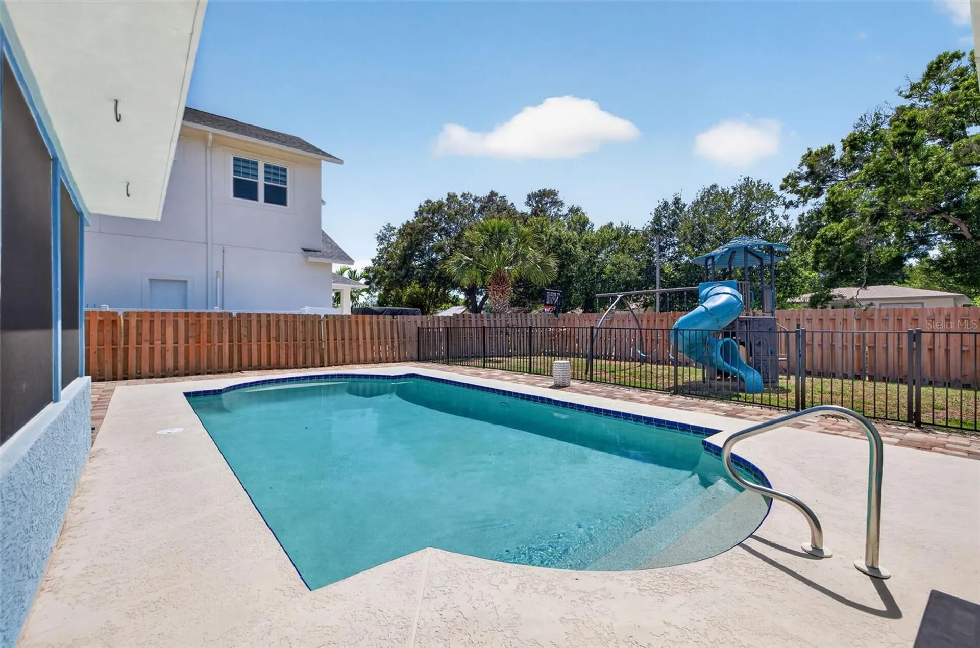 1674 34th Avenue N St Petersburg FL 33713