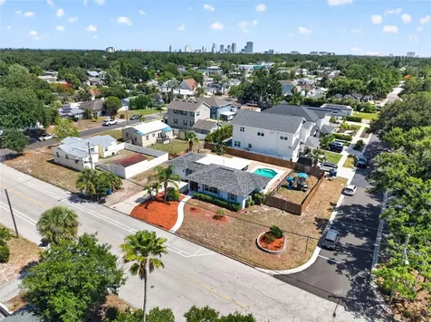 1674 34th Avenue N St Petersburg FL 33713